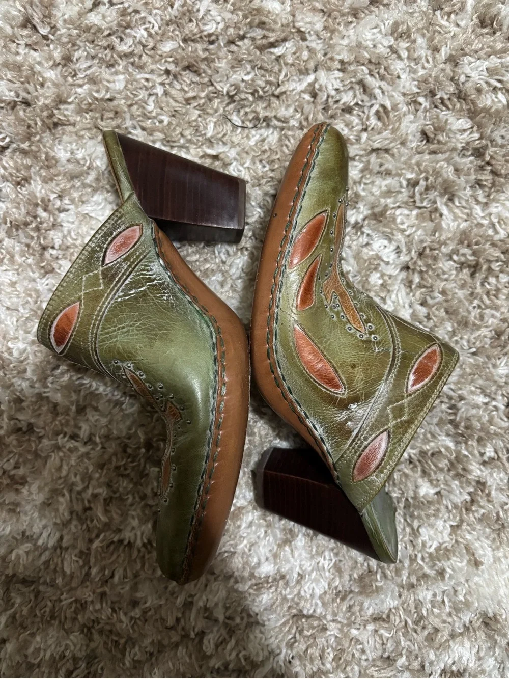 Y2K Frye Western Heeled
Mules Women's Size 7 1/2 Green
Genuine Leather Western - Picture 2 of 7